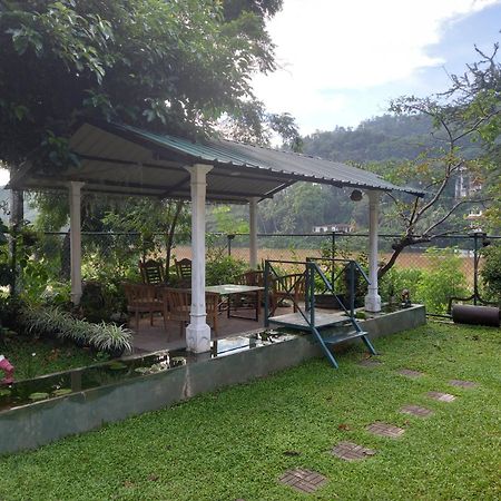 Mahaweli Shades Kandy Exterior foto