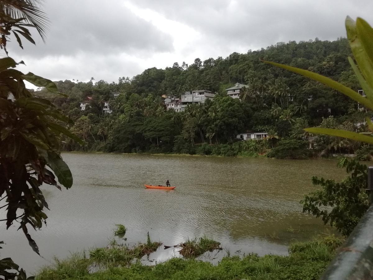 Mahaweli Shades Kandy Exterior foto