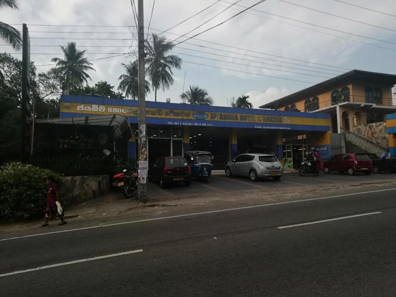 Mahaweli Shades Kandy Exterior foto
